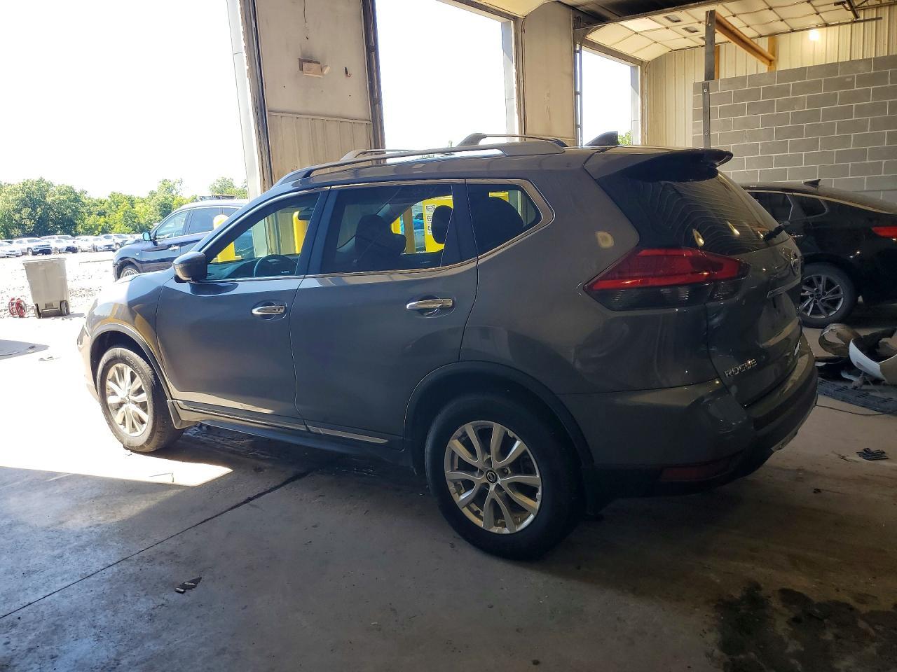 2017 Nissan Rogue S - Фото 2