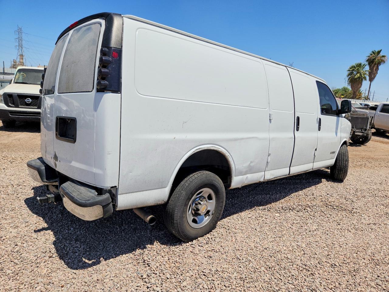 2004 Chevrolet Express G3500 - Image 3