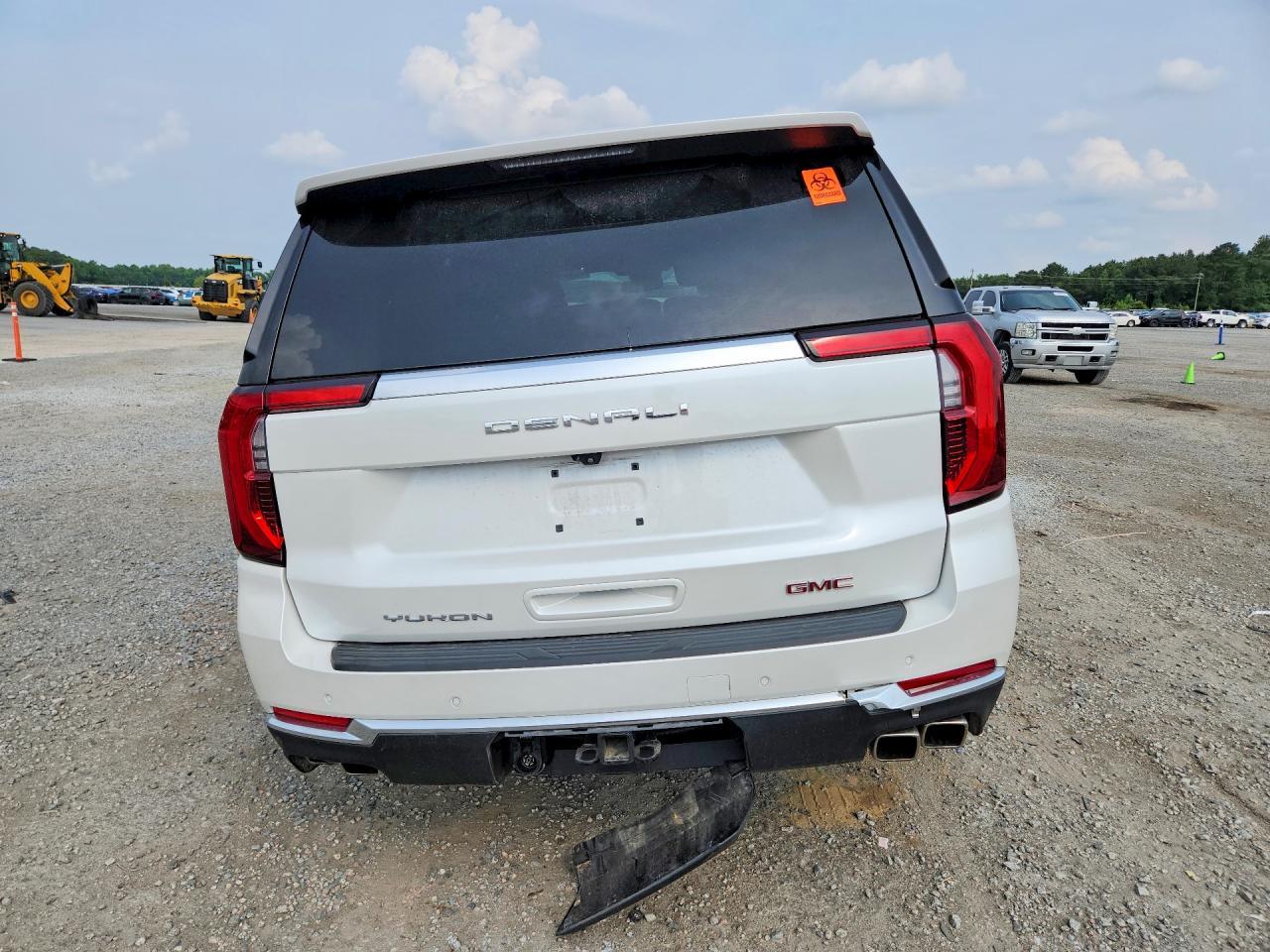 2025 GMC Yukon Denali - Image 6