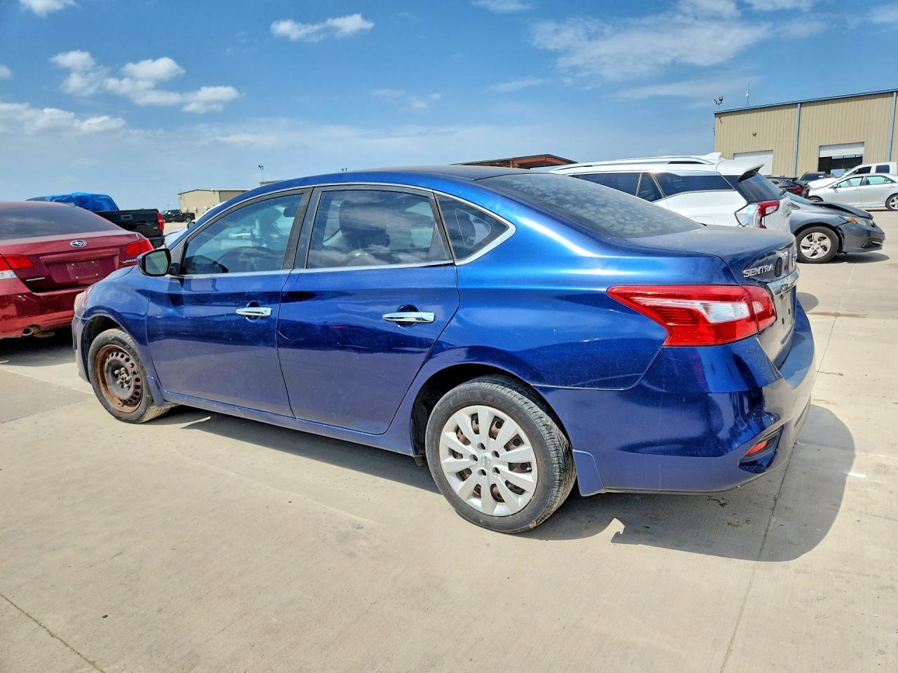 2016 Nissan Sentra S - Фото 2