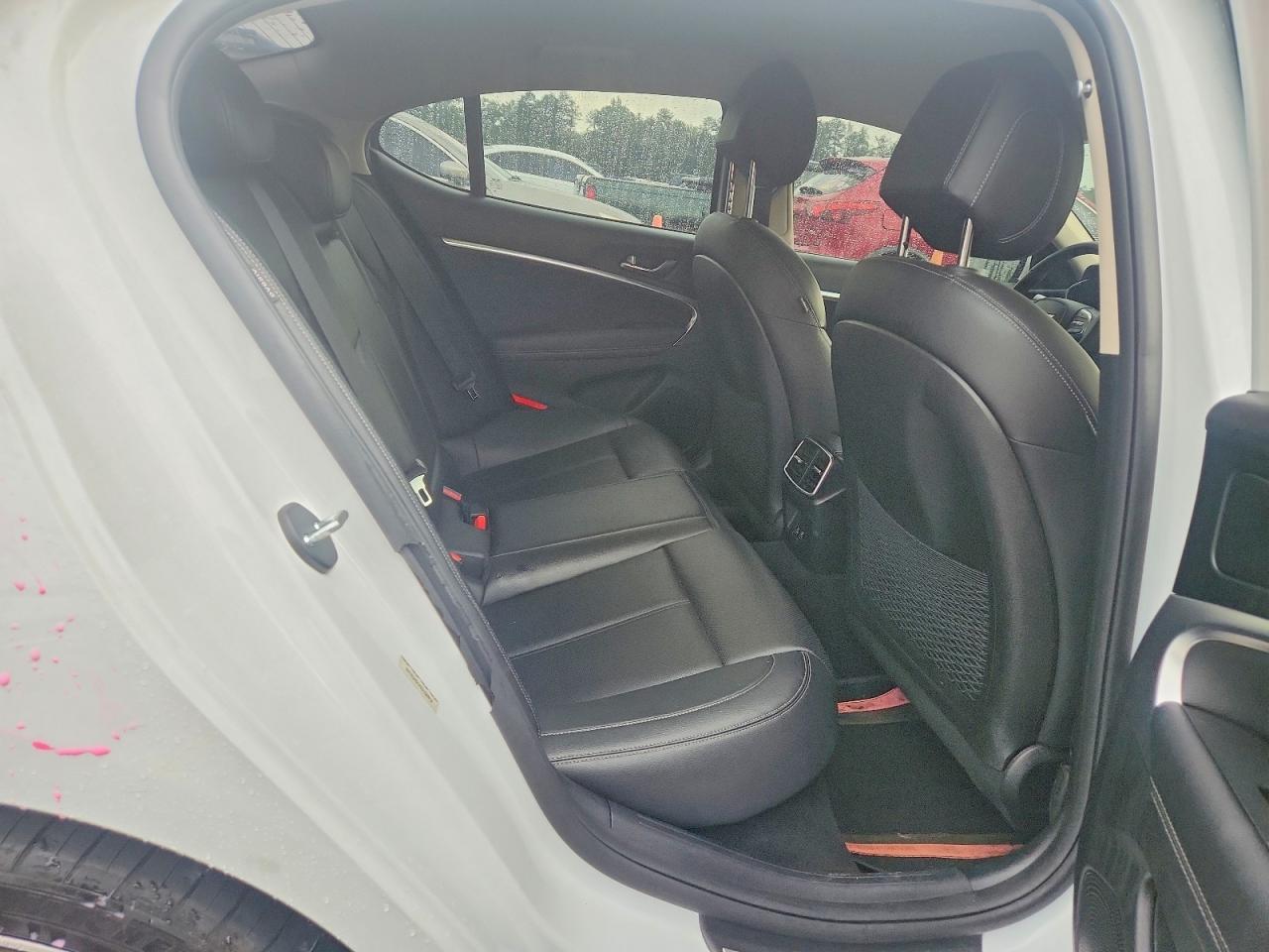 2025 Genesis G70 2.5T Standard - Image 6