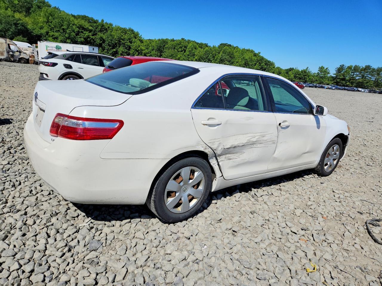 2009 Toyota Camry Le - Фото 3