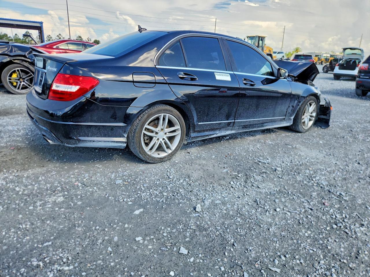 2014 Mercedes-Benz C 300 4Matic - Фото 3