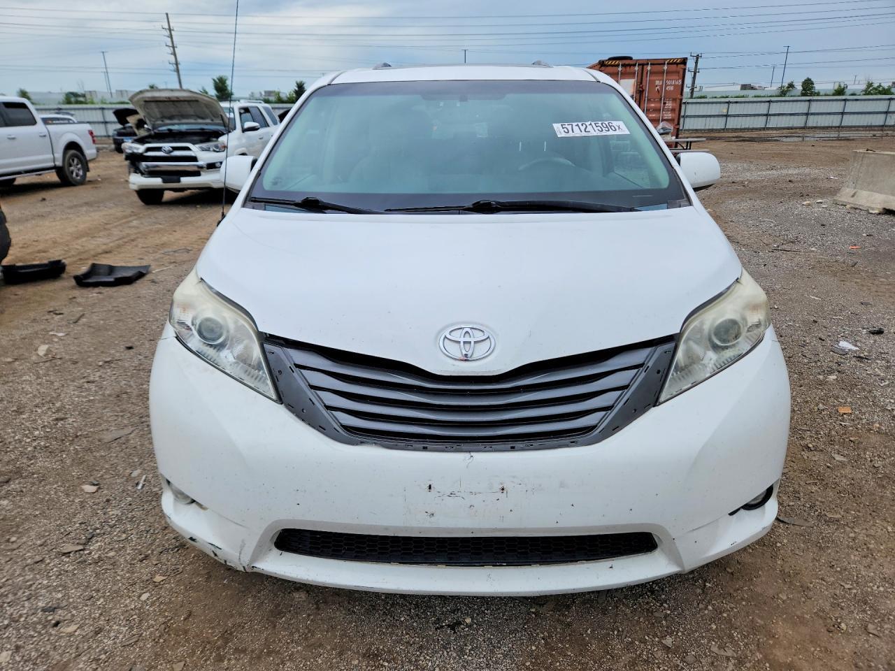 2013 Toyota Sienna Xle 8-Passenger - Фото 5