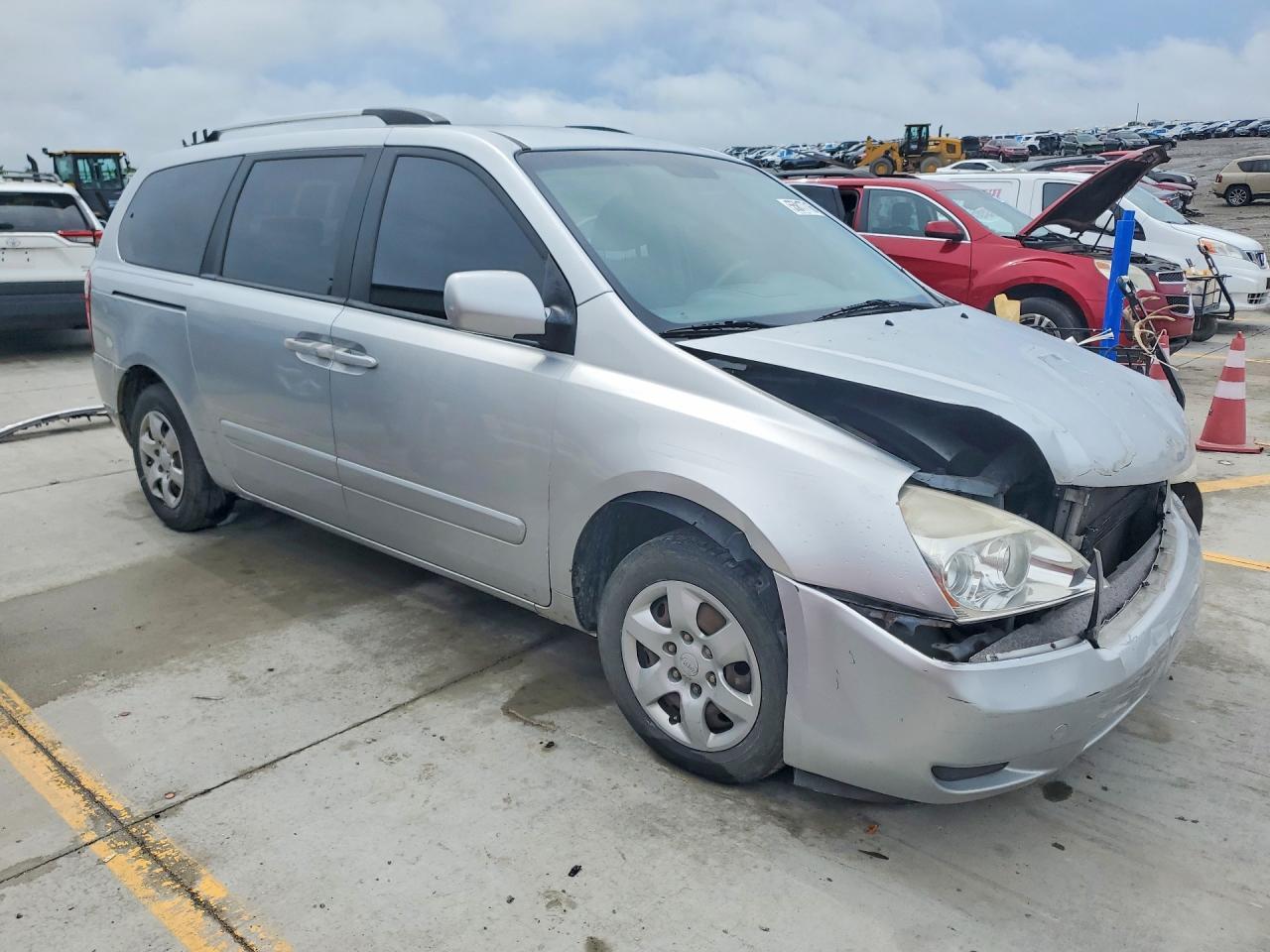 2010 Kia Sedona Lx - Фото 4