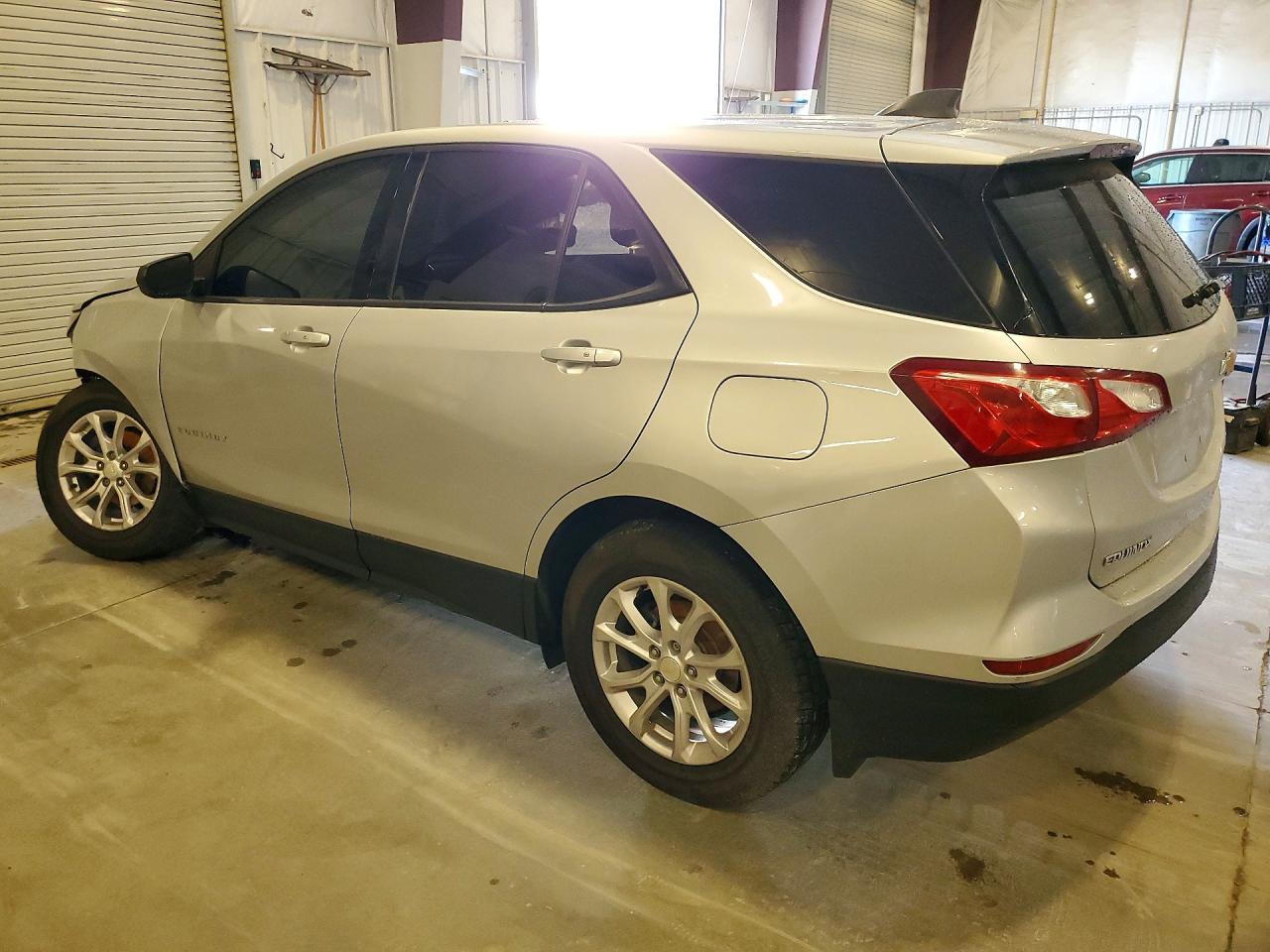 2019 Chevrolet Equinox Ls - Фото 2