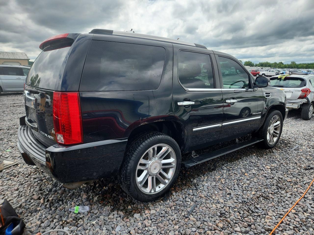 2010 Cadillac Escalade Premium - Фото 3