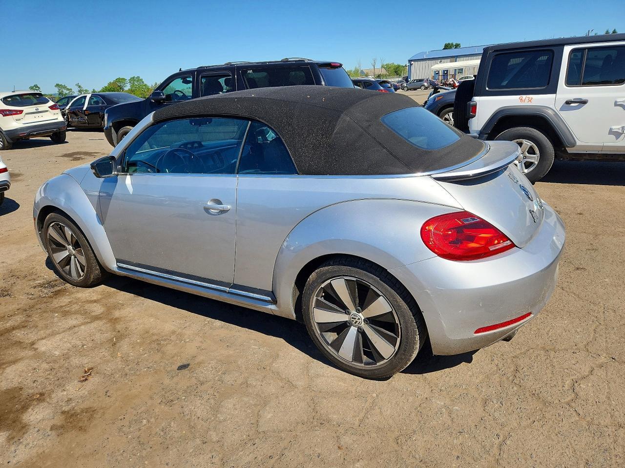 2013 Volkswagen Beetle Turbo - Image 2