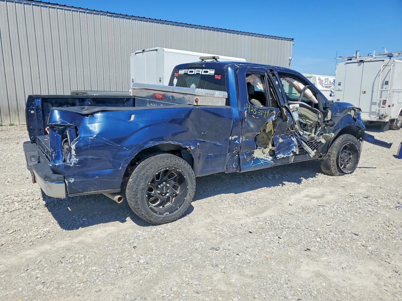 2016 Ford F150 Super Cab - Фото 3