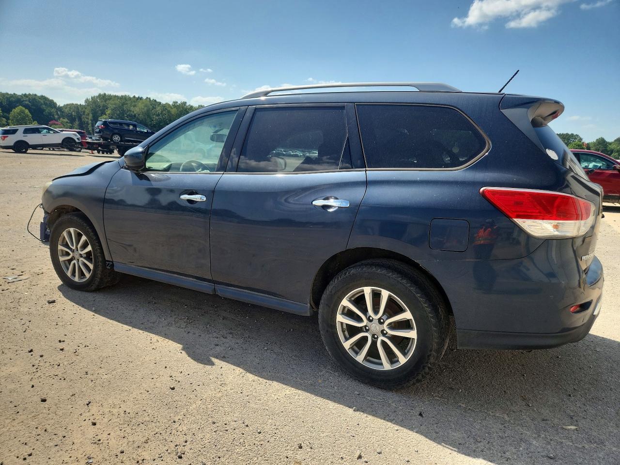 2015 Nissan Pathfinder Sv - Фото 2