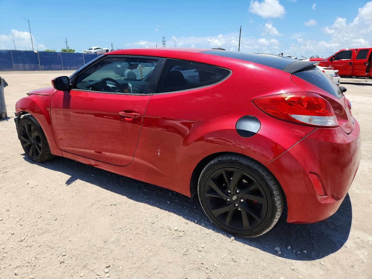 2016 Hyundai Veloster Base - Image 2