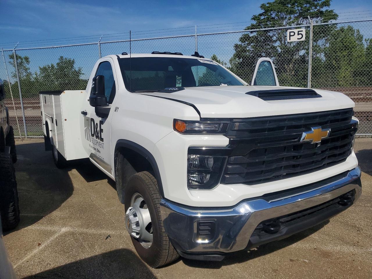 2025 Chevrolet Silverado K3500 - Фото 4