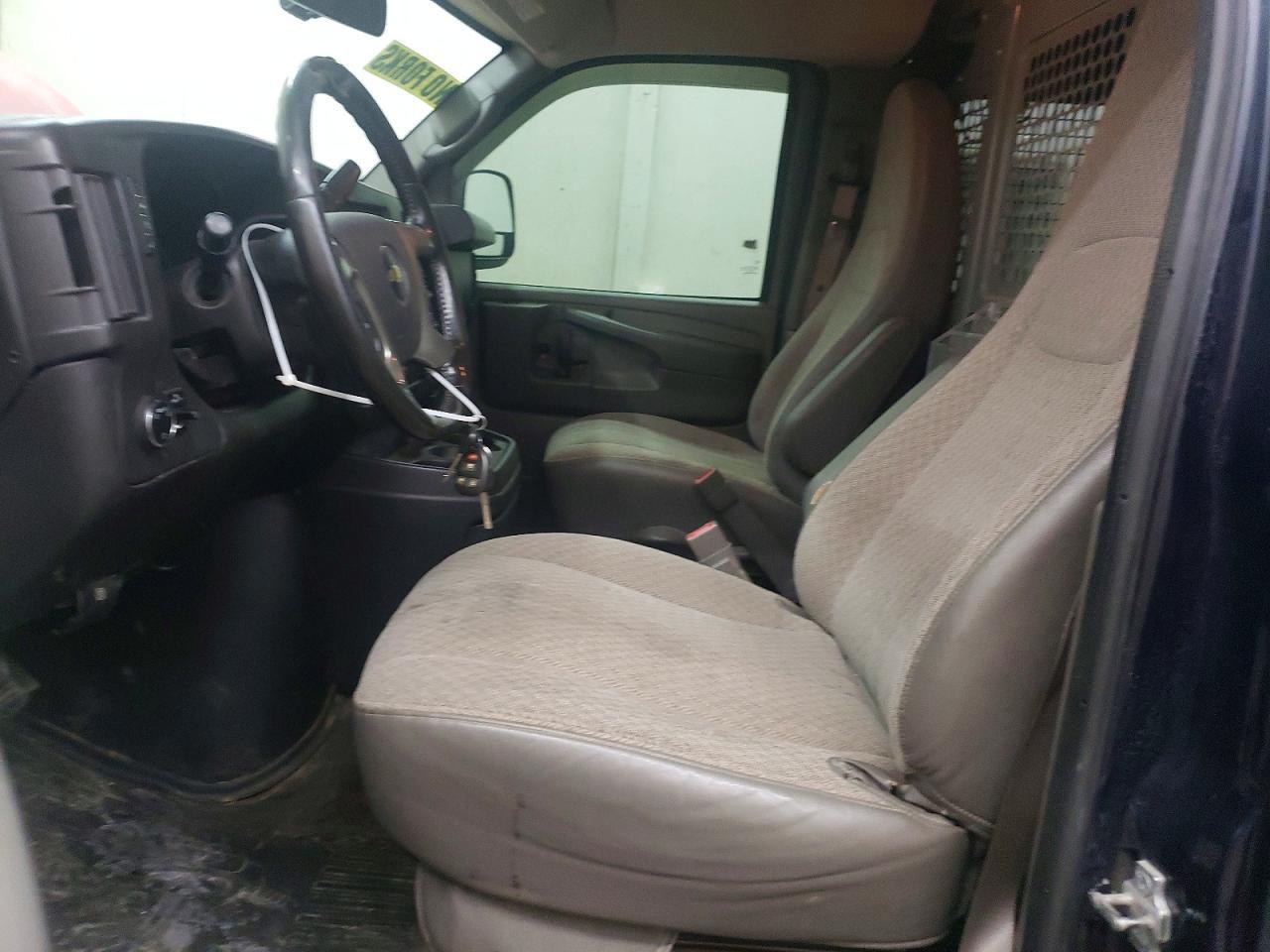 2015 Chevrolet Express G2500 - Image 7