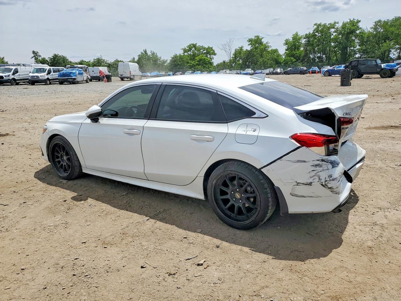 2022 Honda Civic Touring - Image 2