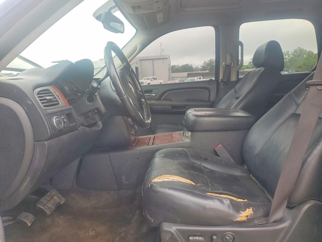 2008 Chevrolet Tahoe C1500 - Image 7