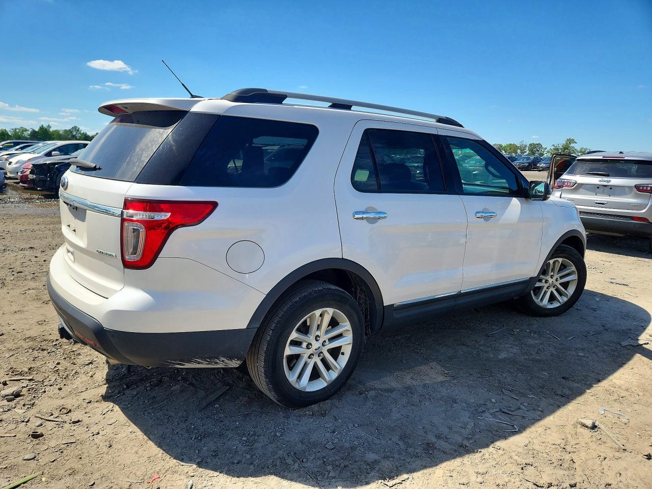 2015 Ford Explorer Xlt - Фото 3