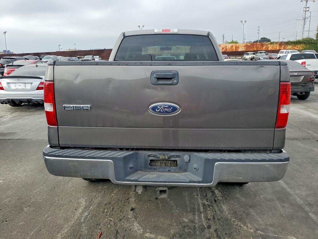 2005 Ford F150 - Image 6