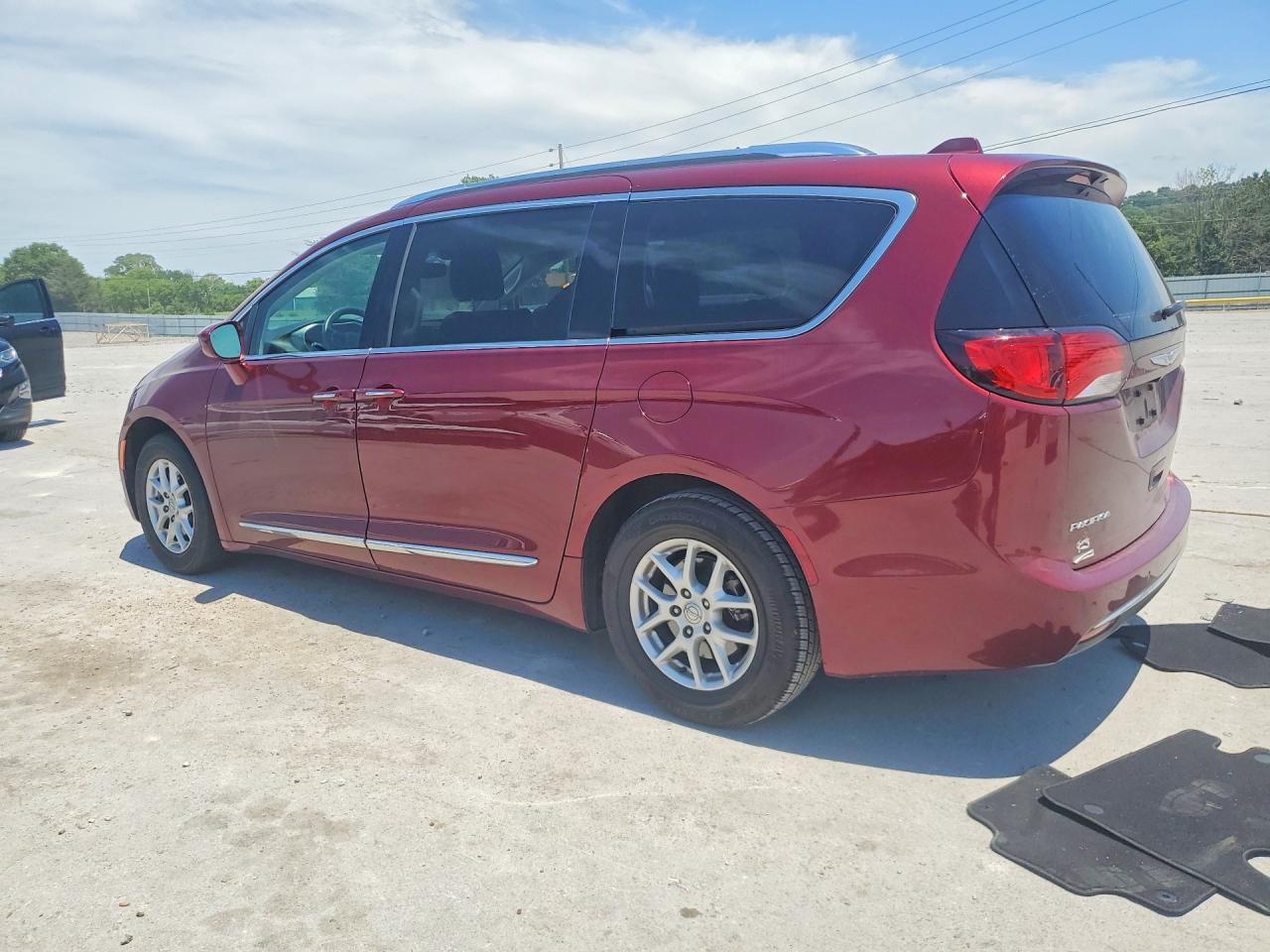 2020 Chrysler Pacifica Touring L - Фото 2
