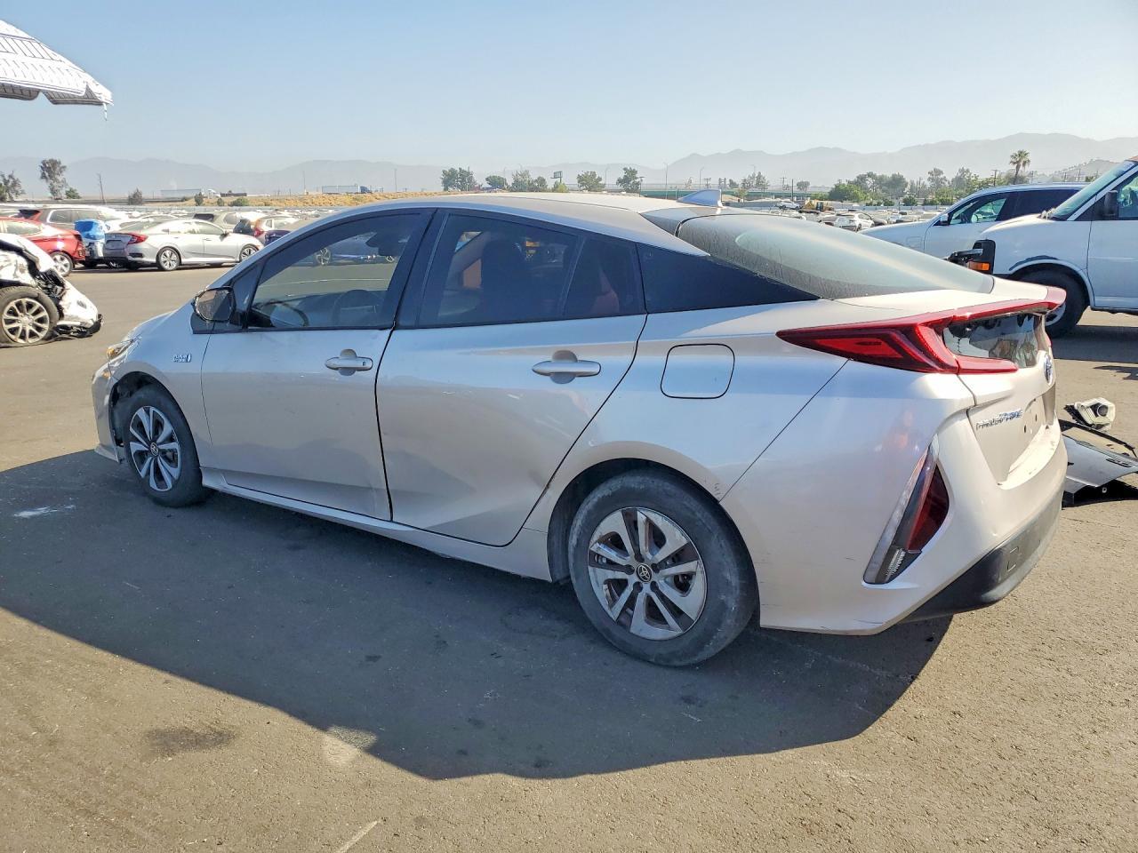 2018 Toyota Prius Prime Plus - Image 2