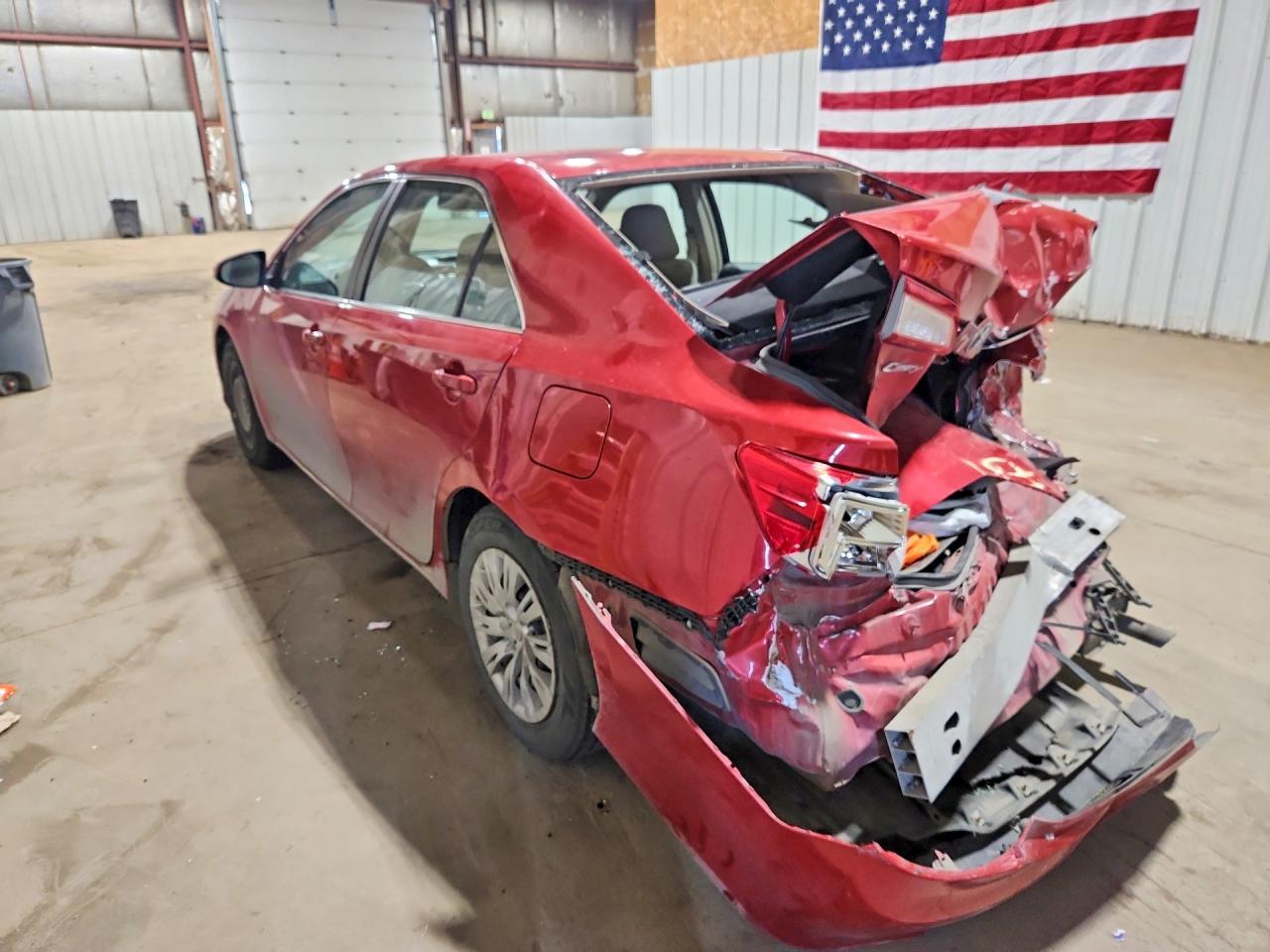 2012 Toyota Camry Le - Фото 2