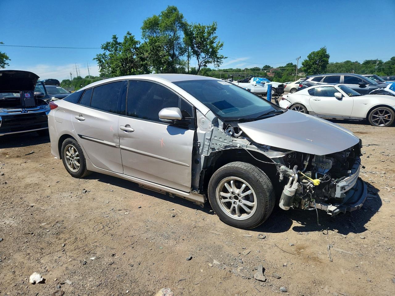 2019 Toyota Prius Prime Plus - Image 4