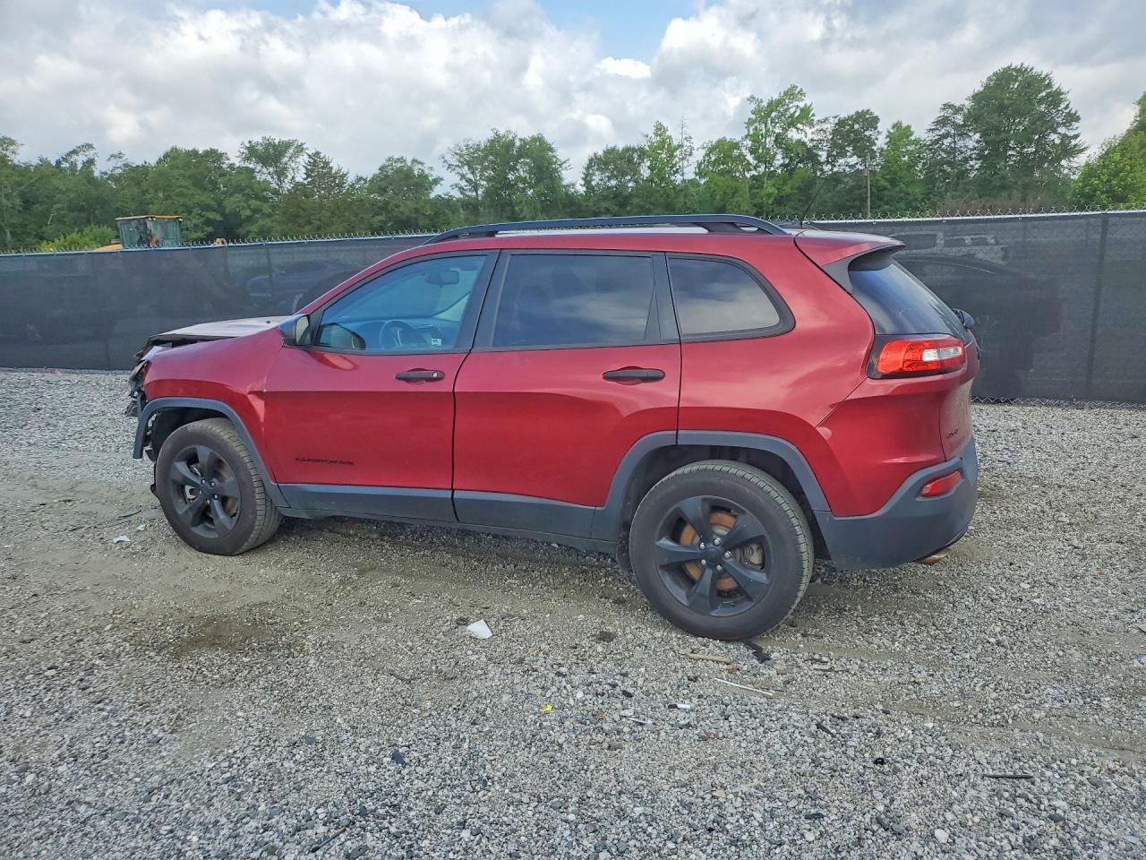 2016 Jeep Cherokee Sport - Image 2