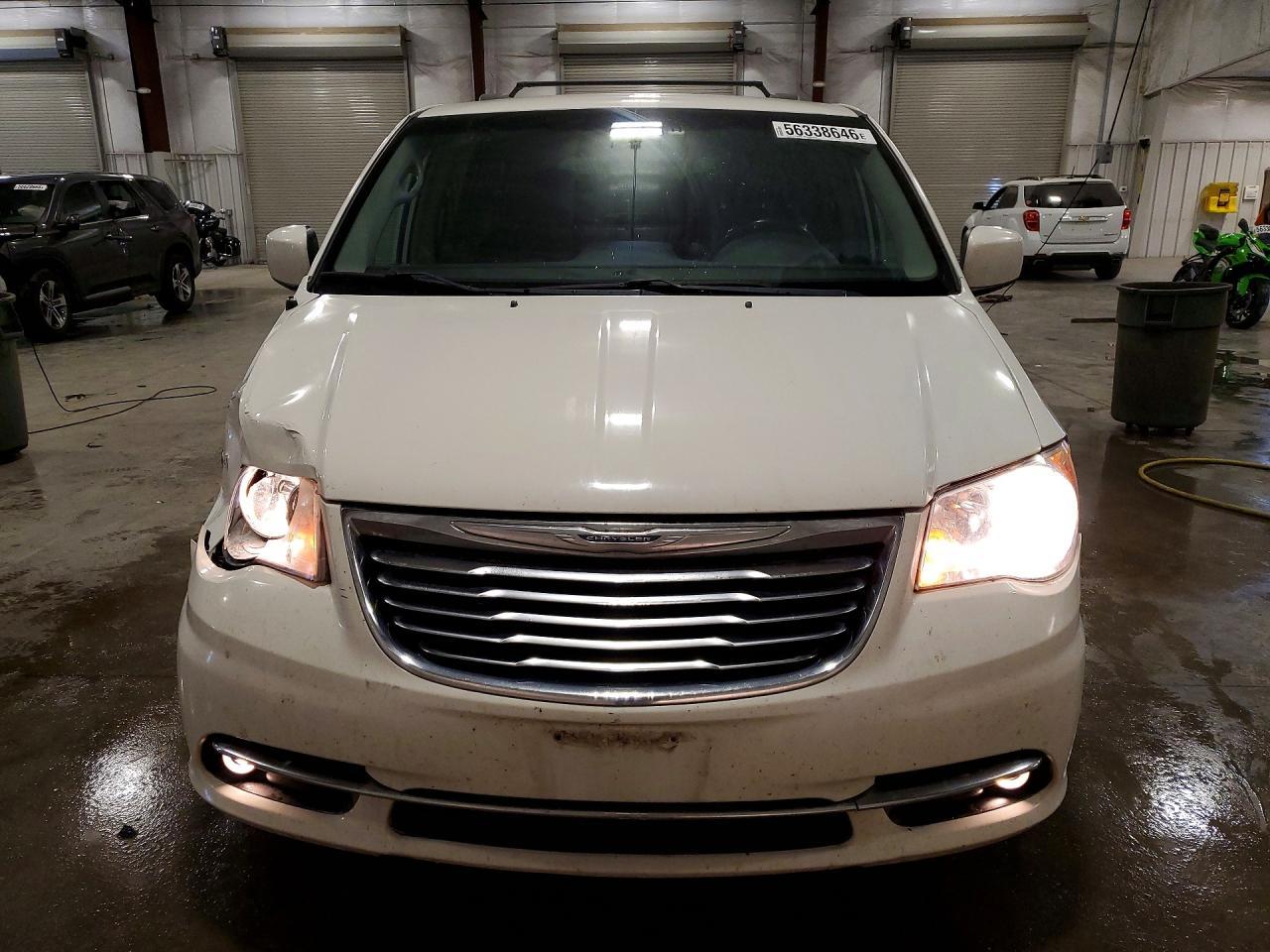 2013 Chrysler Town & Country Touring - Image 5