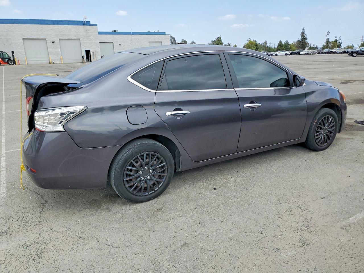 2014 Nissan Sentra S - Фото 3