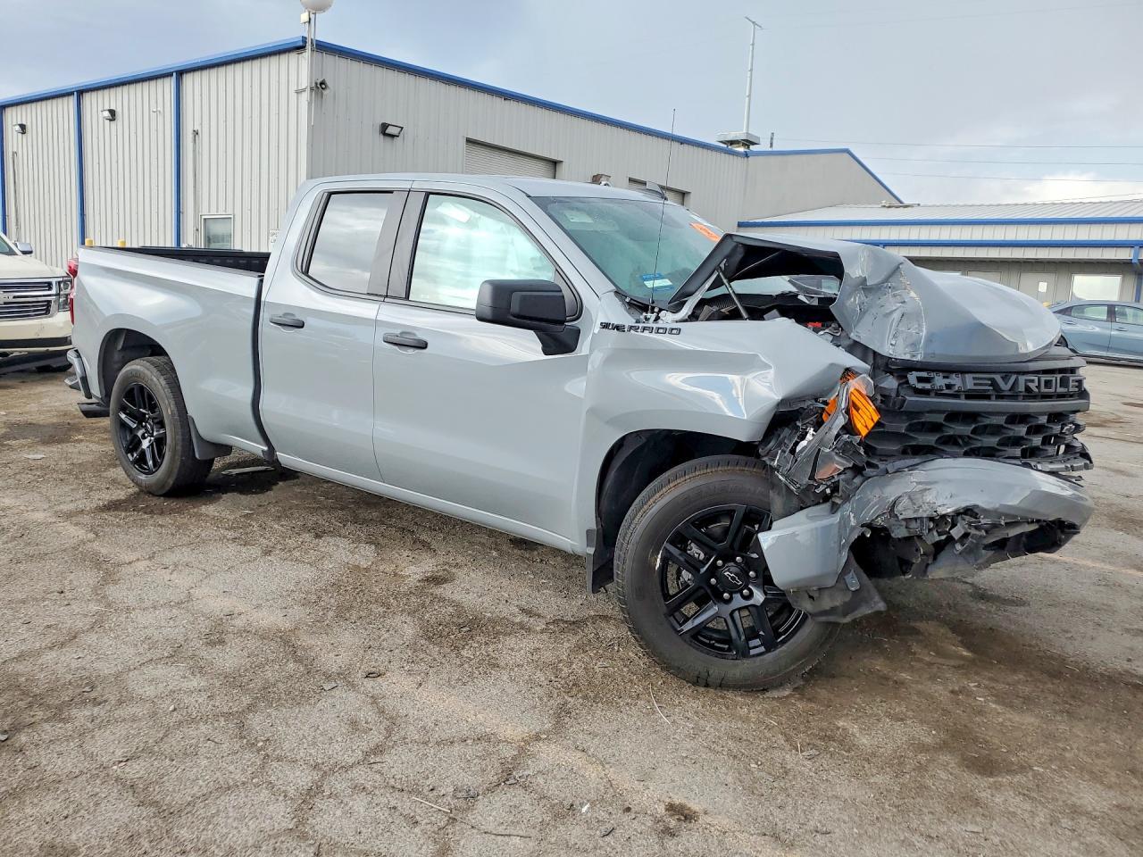 2025 Chevrolet Silverado C1500 Custom - Фото 4