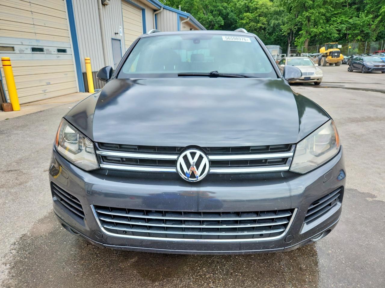 2014 Volkswagen Touareg V6 - Image 5