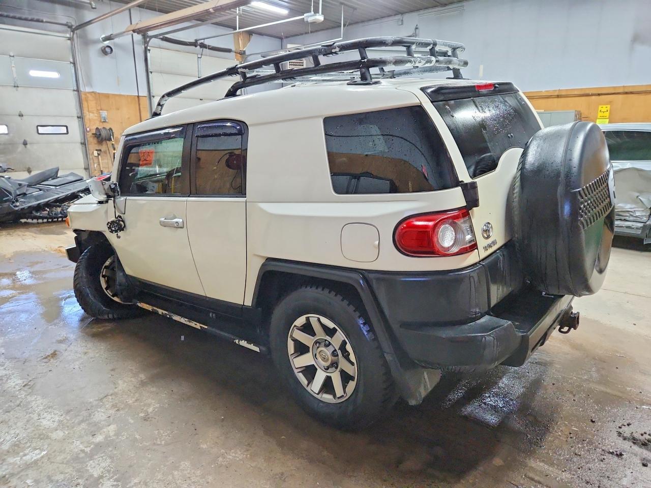 2014 Toyota Fj Cruiser Base - Фото 2