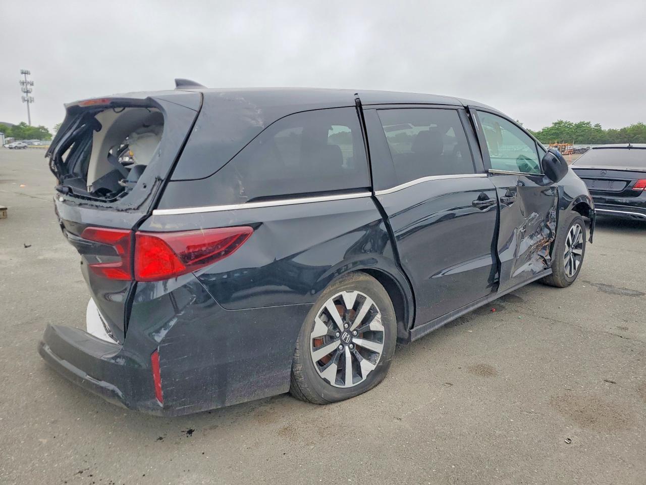 2025 Honda Odyssey Exl - Image 3