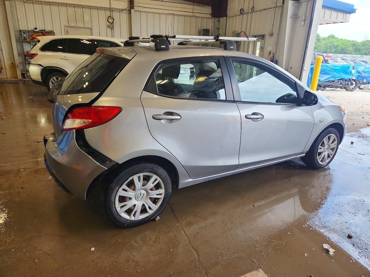 2012 Mazda Mazda2 - Фото 3