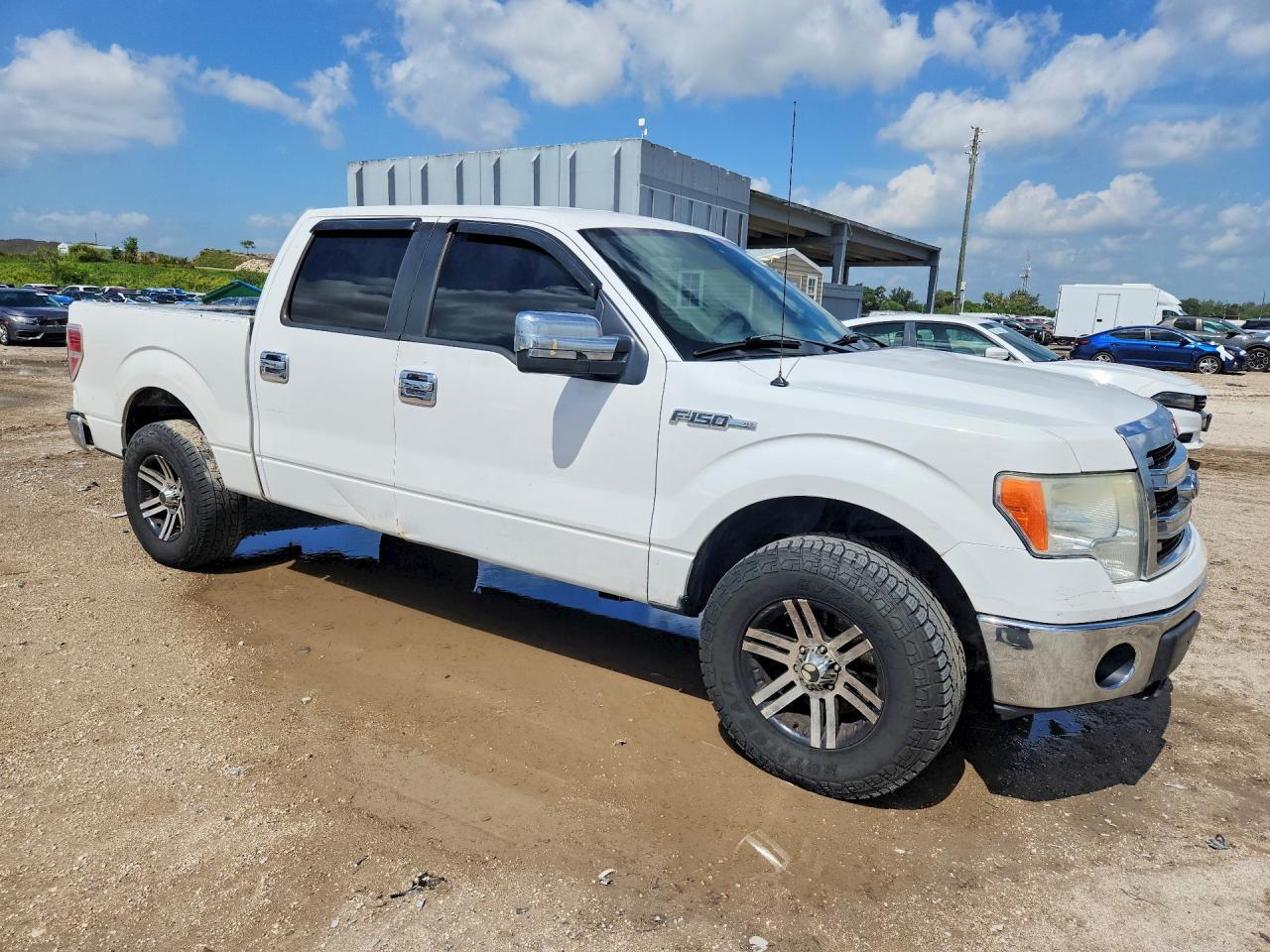 2013 Ford F150 Supercrew - Image 4
