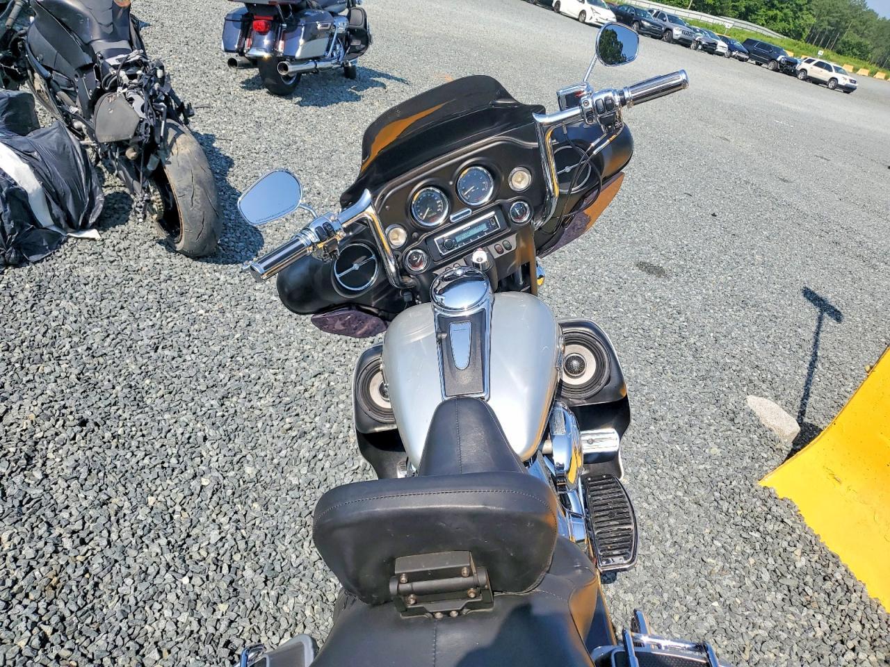 2003 Harley-Davidson Flhtcui Anniversary - Image 6