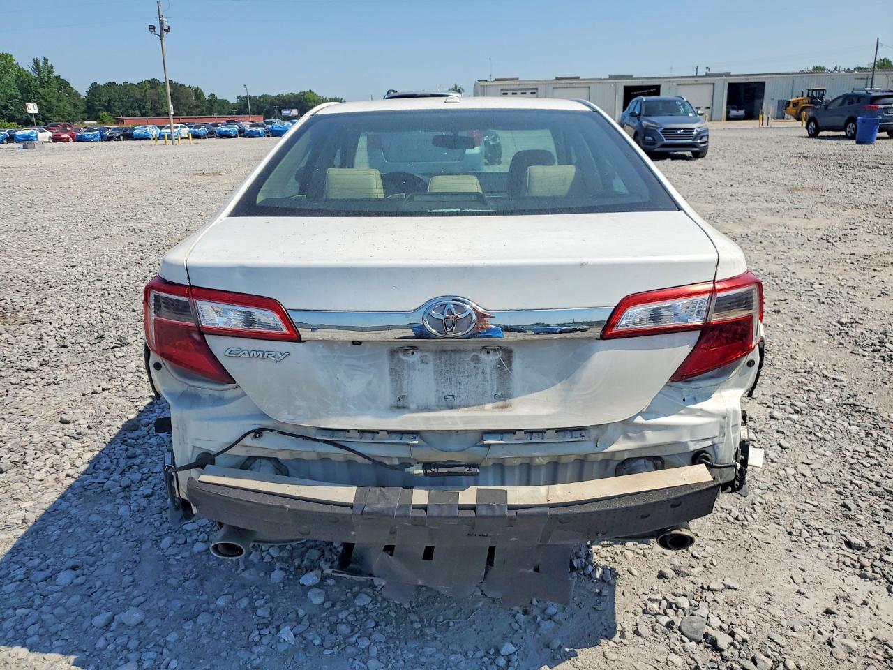 2014 Toyota Camry Xle V6 - Image 6