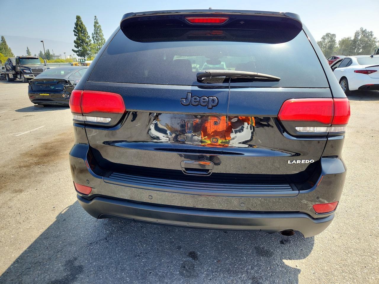 2017 Jeep Grand Cherokee Laredo - Фото 6