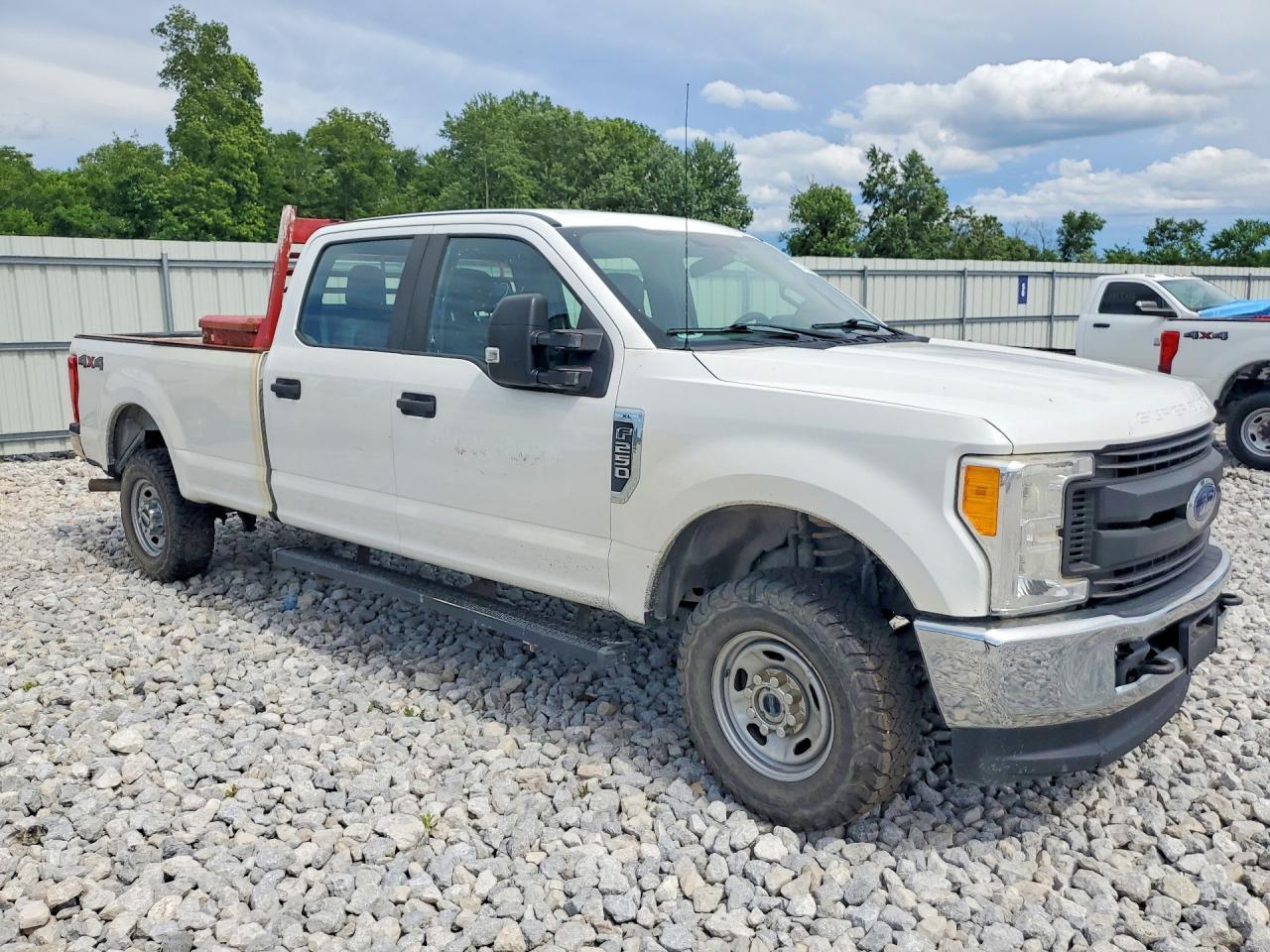 2017 Ford F250 Super Duty - Фото 4