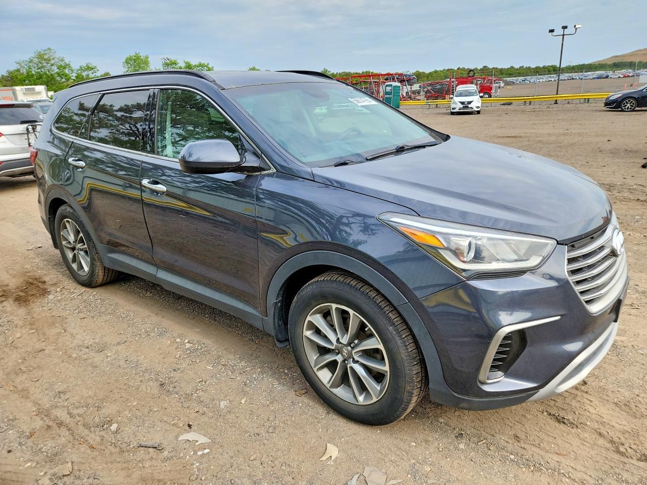 2017 Hyundai Santa Fe Se - Image 4