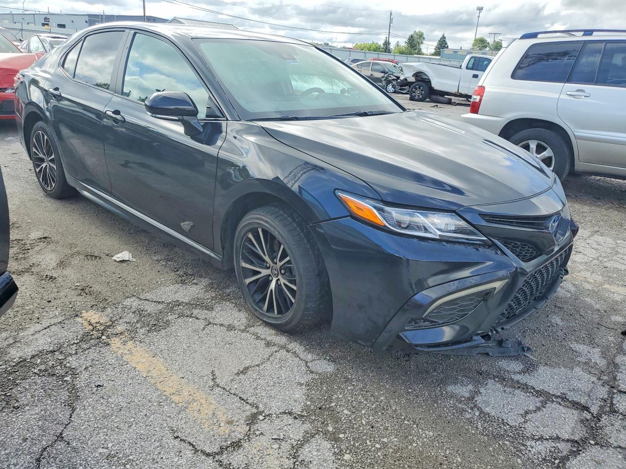 2024 Toyota Camry Hybrid Se Nightshade - Image 4