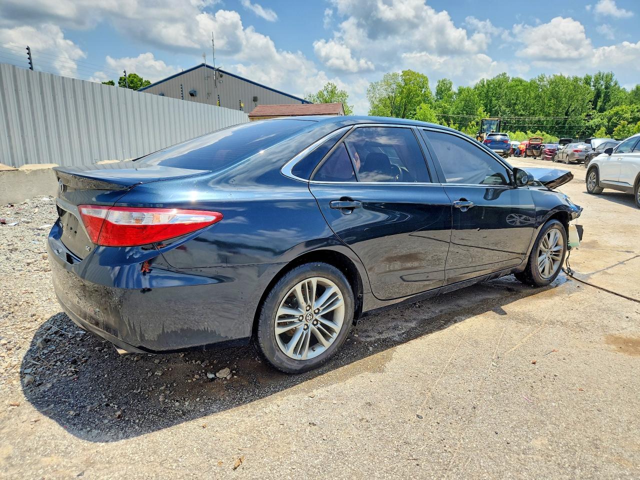 2015 Toyota Camry Se - Фото 3
