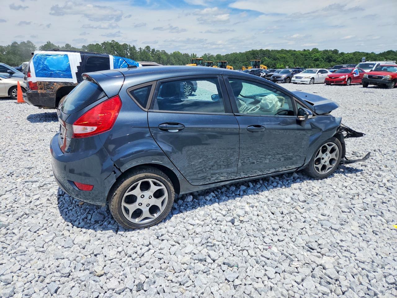 2011 Ford Fiesta Ses - Фото 3