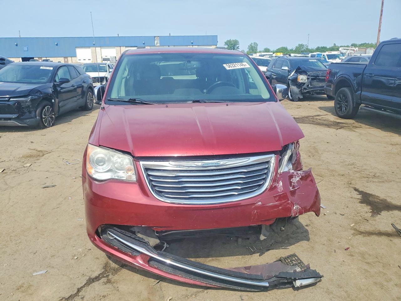 2013 Chrysler Town & Country Limited - Фото 5
