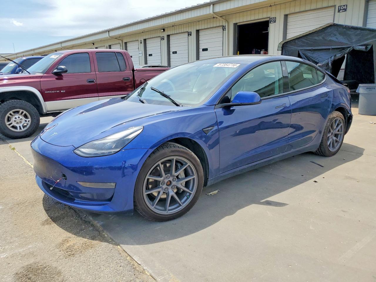 2022 Tesla 3