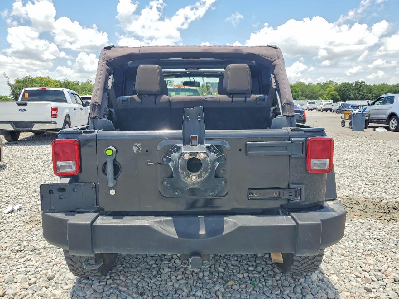 2016 Jeep Wrangler Unlimited Rubicon - Фото 6