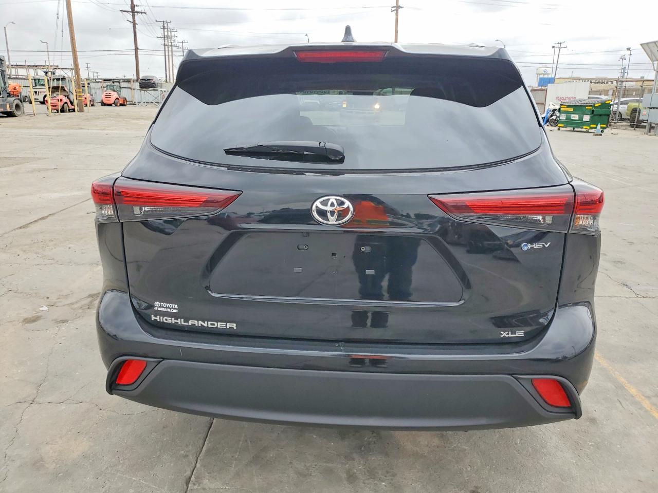 2025 Toyota Highlander Hybrid Xle - Image 6