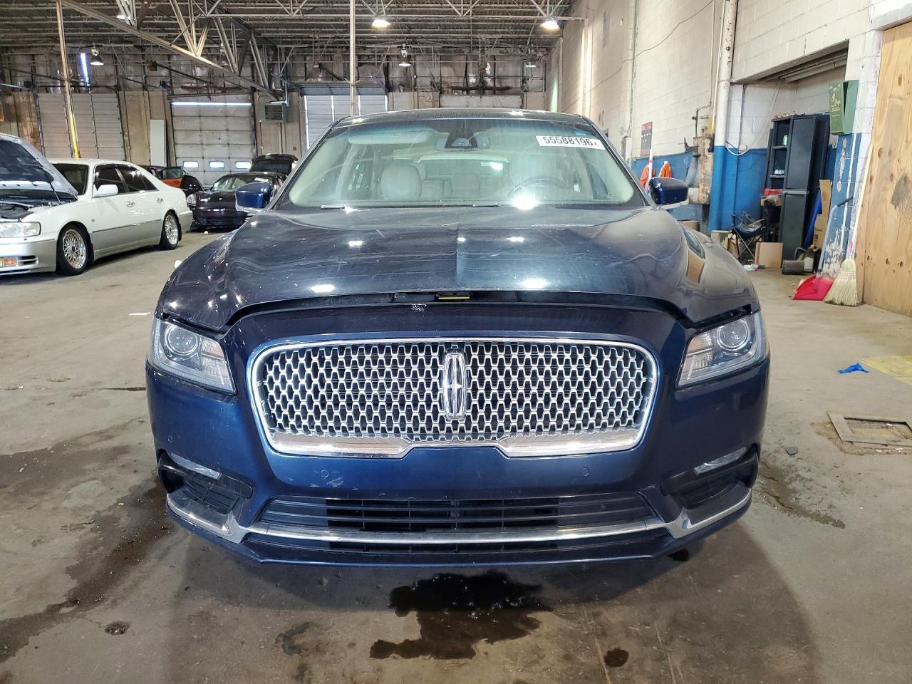 2017 Lincoln Continental Select - Image 5