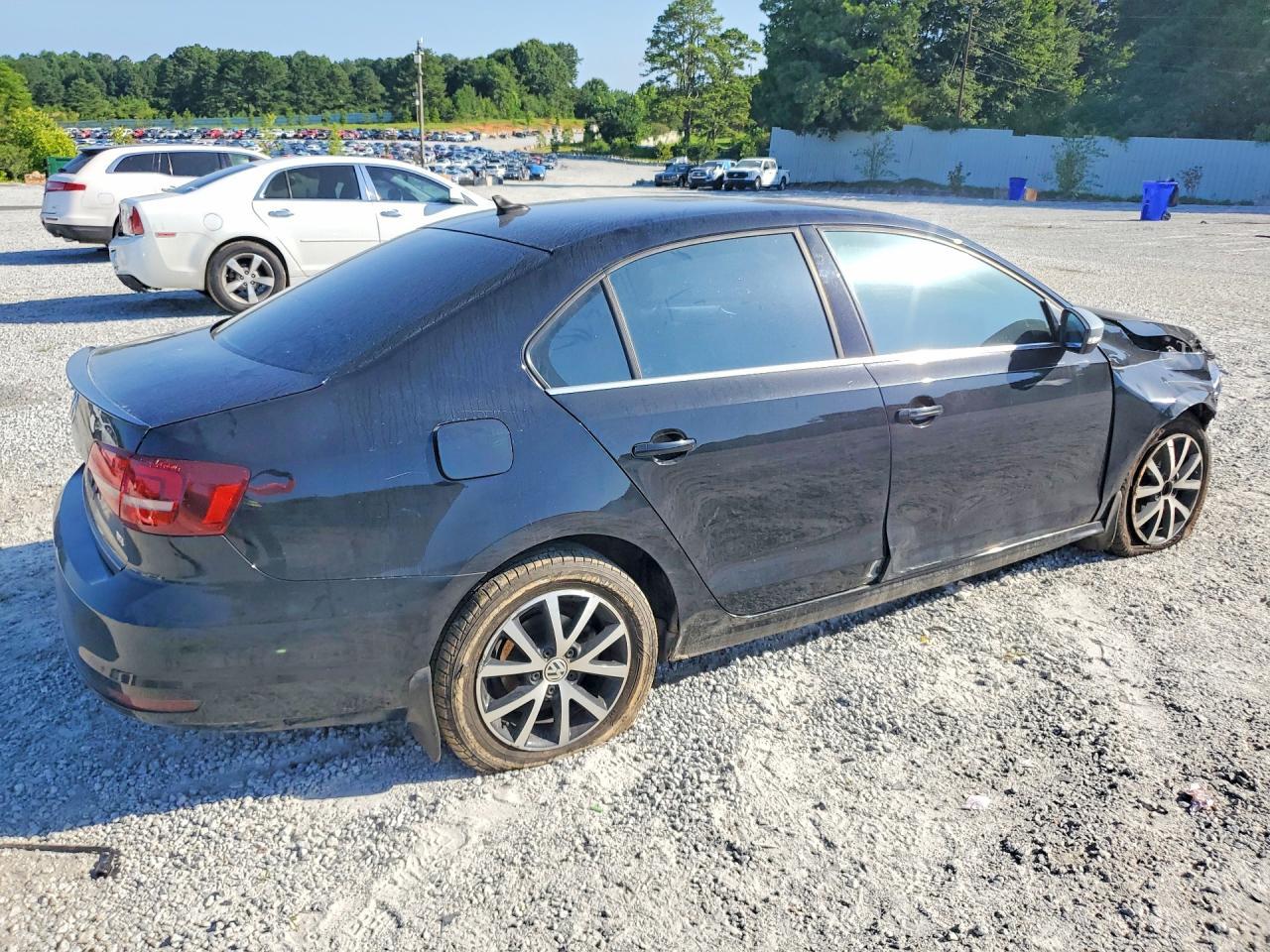 2017 Volkswagen Jetta Se - Фото 3