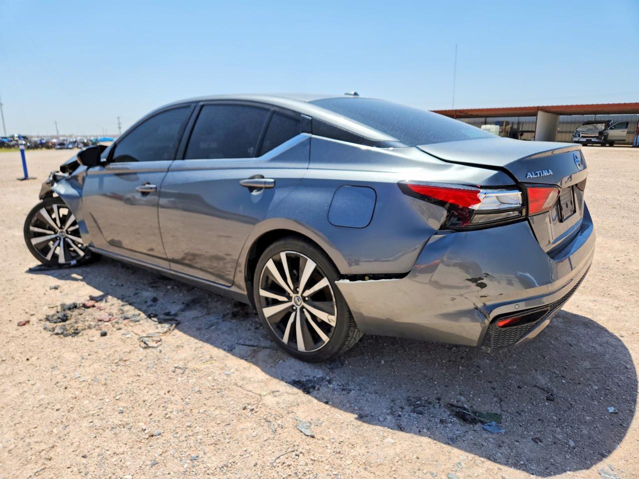 2022 Nissan Altima Sr - Фото 2