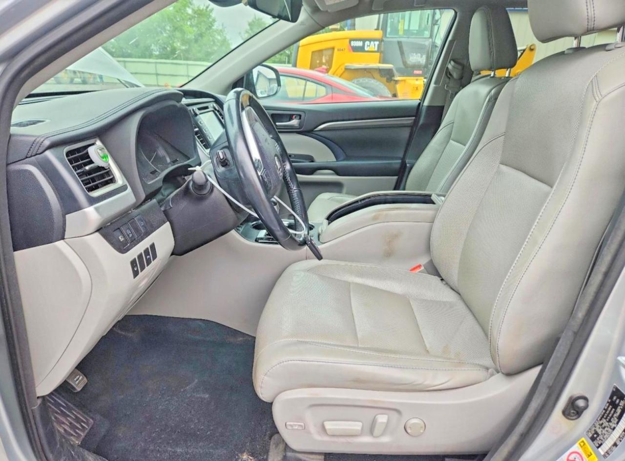 2017 Toyota Highlander Limited - Image 7